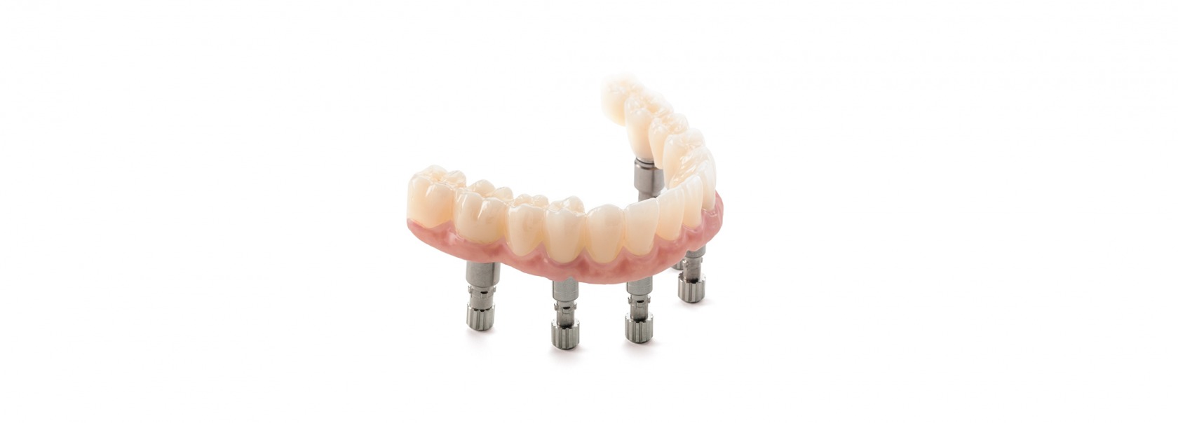 Bruddstyrke >1000 MPa
 	Translusens 45%
 	Ind: fasetter, innlegg, onlay, full kroner/broer (opp til full kjeve), hybrid abutment
Les mer

Bilde fra dentaldirekt.de